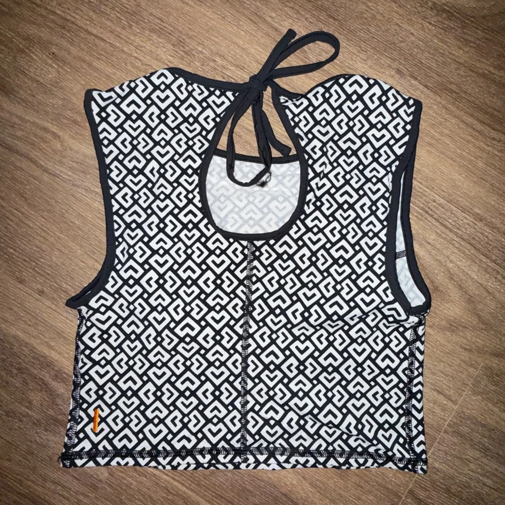 Lucy Black and White Patterned Tank Top - Picture 2 of 2